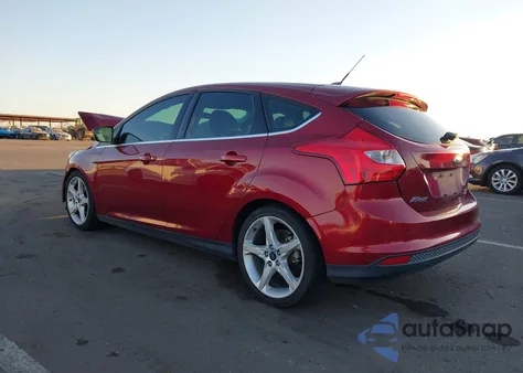 2014 Ford Focus Titanium z USA, uszkodzony, nr VIN 1FADP3N27EL247939